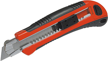 Нож BlackampDecker 18 мм лезвием с отлам. сегментами кассетный BDHT0-10235