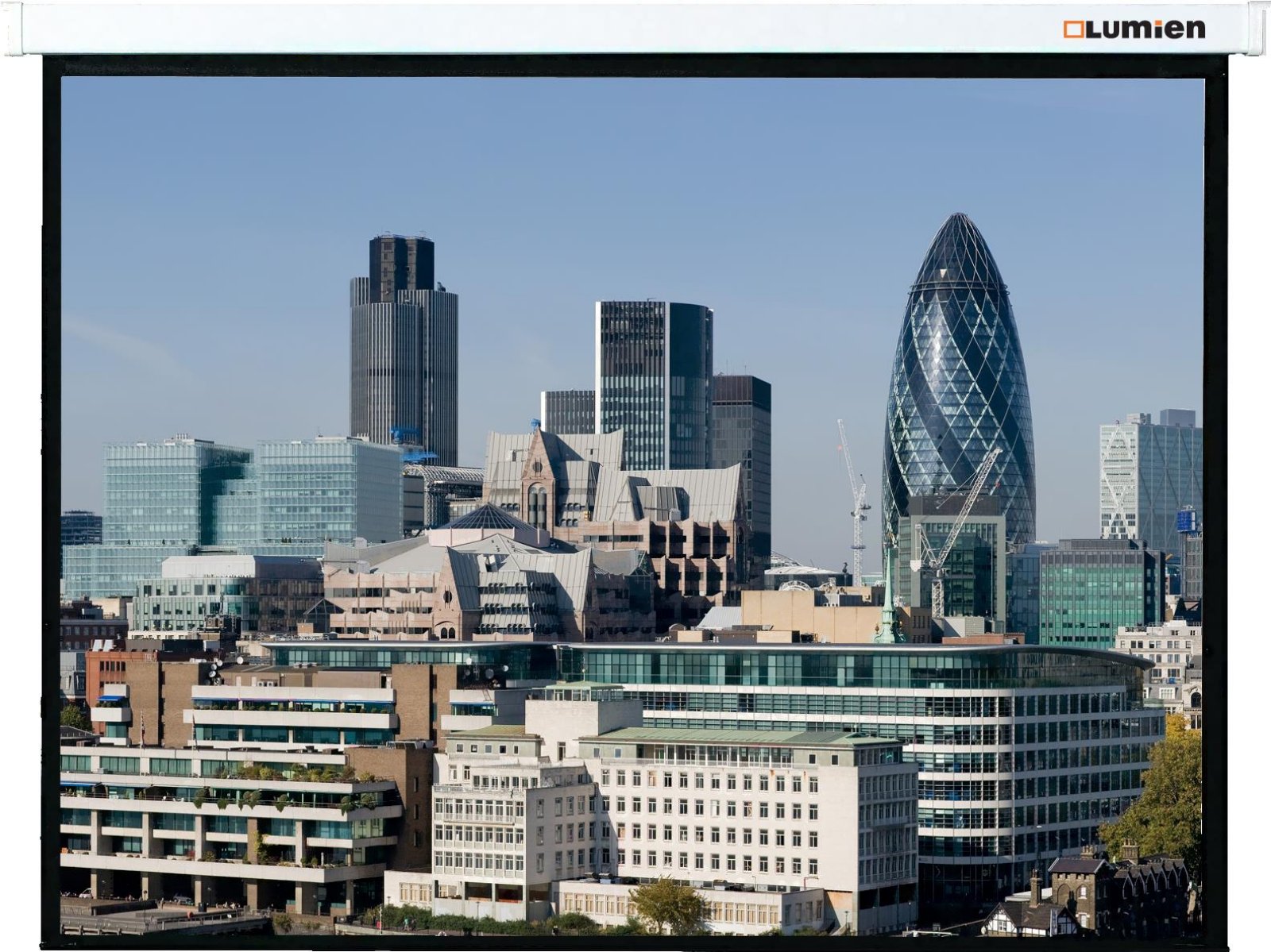 Изображение товара Экран Lumien LMC-100130 154x240см Моторизованный Рулонный