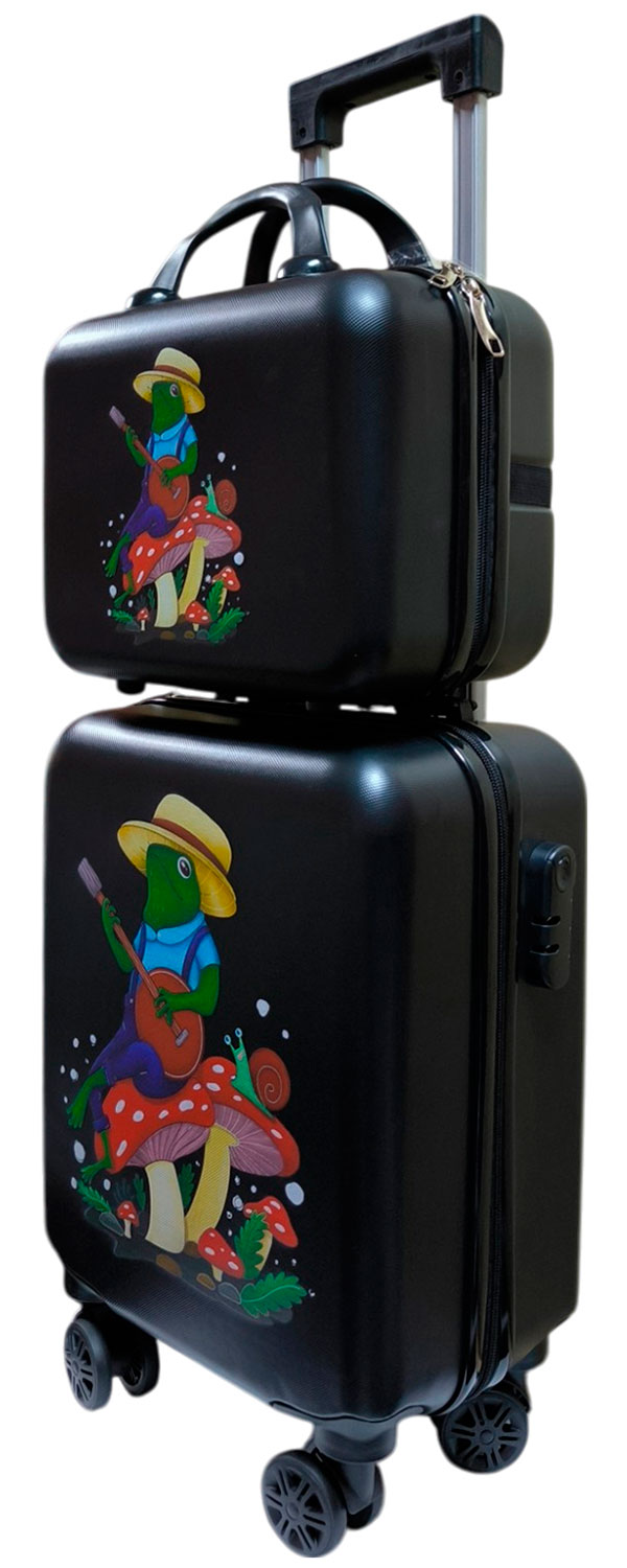 Изображение товара Дорожный комплект Lats чемодан четырехколесный с принтом, размер XS и сумка ручная кладь, Лягушки, черный