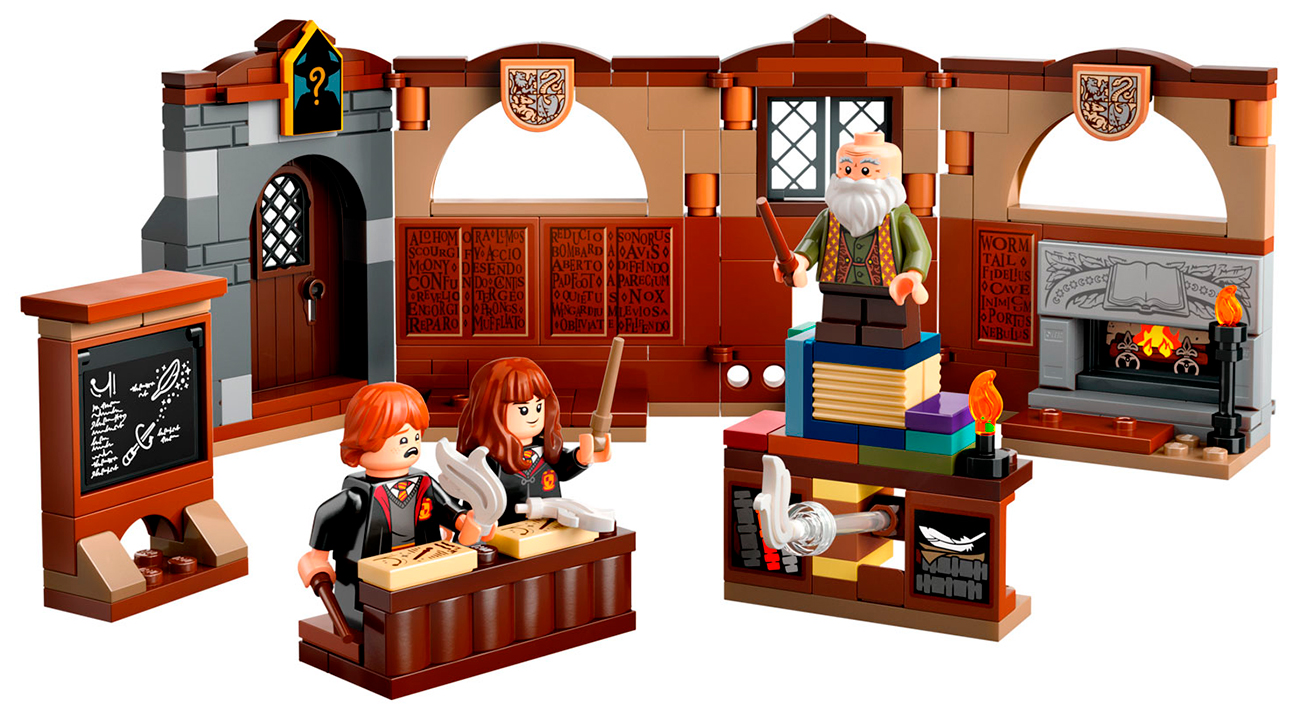 Изображение товара Конструктор LEGO Harry Potter Замок Хогвартс: Урок заклинаний 204 детали
