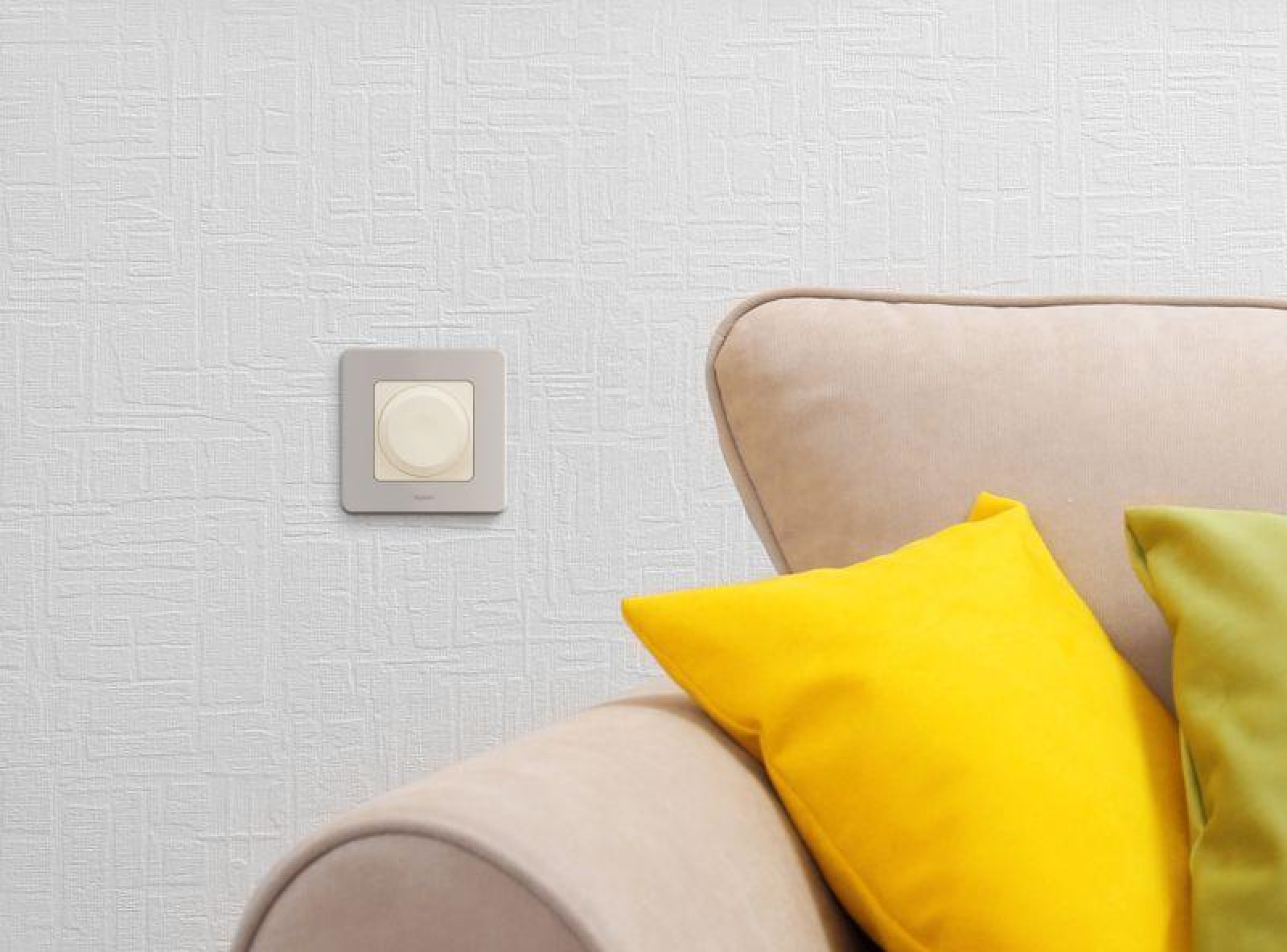 Изображение товара Рамки, декоративные элементы и основания для ЭУИ Inspiria Legrand шампань