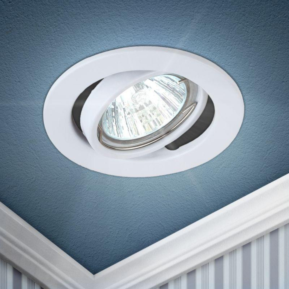 Изображение товара Прожектор точечный ЭРА ST2A WH 50Вт MR16 12В поворотный белый