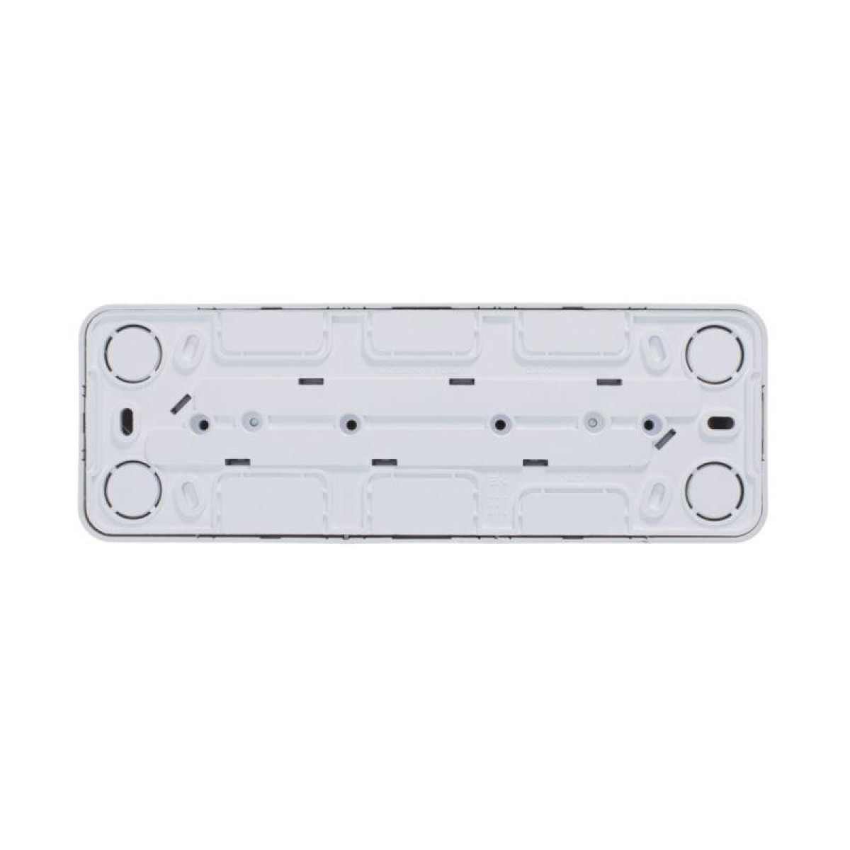 Изображение товара Розетки Systeme Electric Розетка 4-м ОП Blanca 16А IP20 250В без заземл. без защ. шторок с изолир. пластиной бел. SE