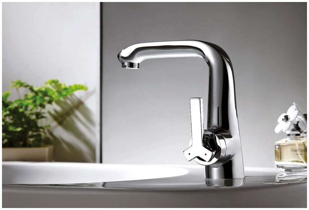 Изображение товара Смеситель для раковины Bravat Waterfall F173107C-1 хром с керамическим картриджем