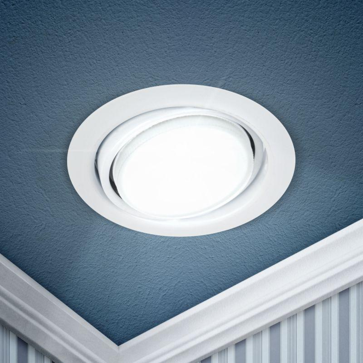 Изображение товара Прожекторы и светильники направленного света ЭРА Светильник под GX53 13Вт 220В поворотный бел. KL35 А WH /1 ЭРА