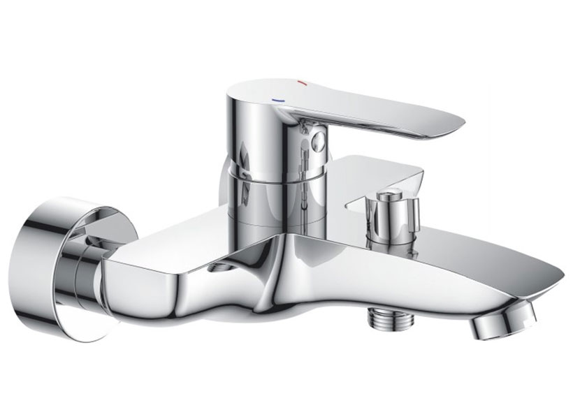 Изображение товара Смеситель для ванной комнаты Cron CN095 хром с душевым гарнитуром