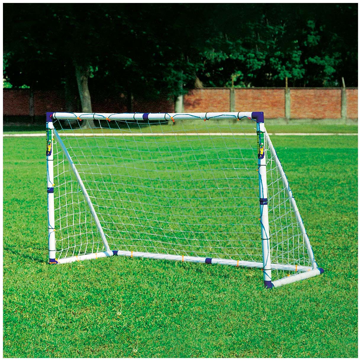 Изображение товара Футбольные ворота DFC 6ft с сеткой-мишенью GOAL183T, белые