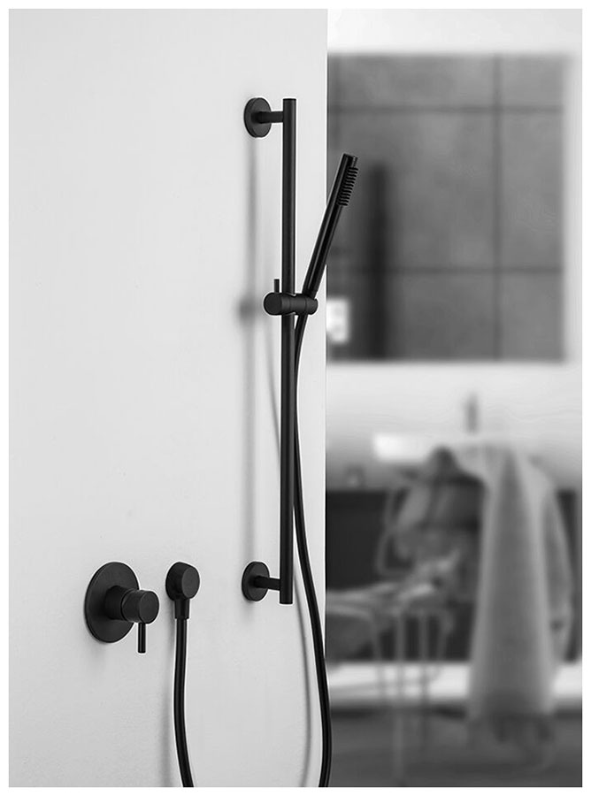 Изображение товара Смеситель для ванной комнаты Paffoni Light LIG011NO с внутренней частью черный