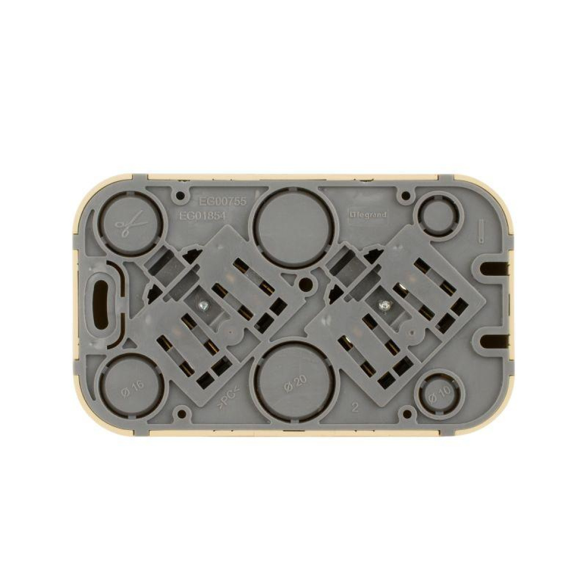 Изображение товара Розетка Legrand Quteo 2-м ОП IP21 16А 250В с заземлением