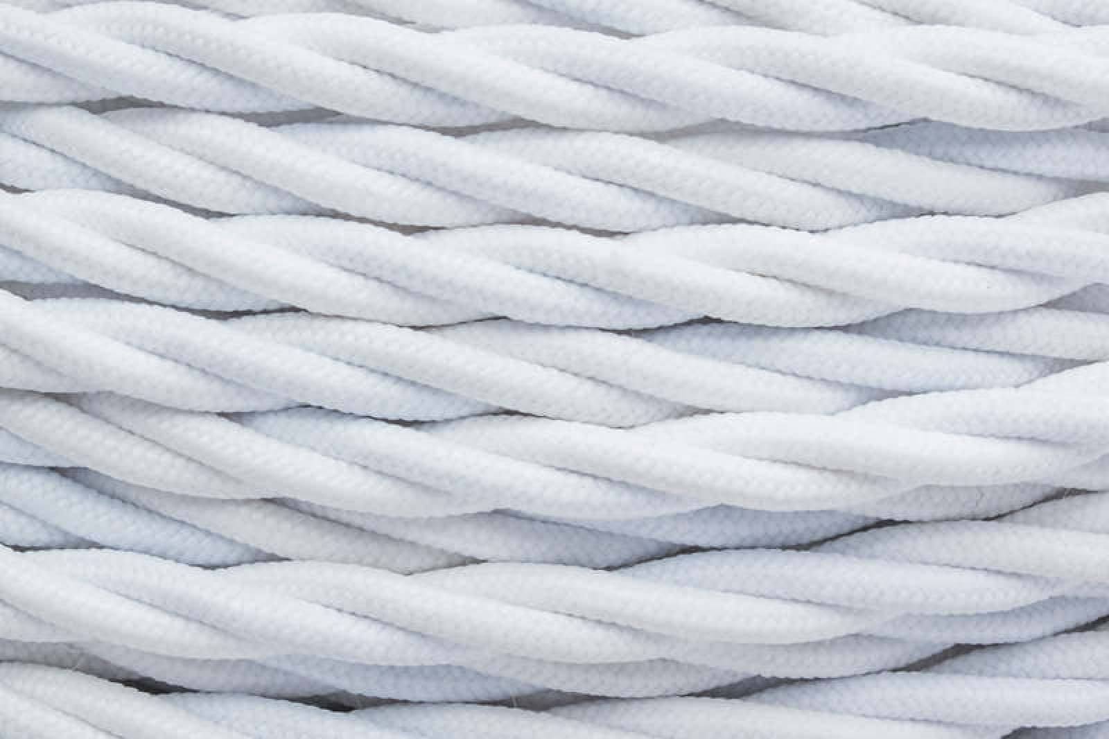 Изображение товара Кабели, провода и аксессуары Bironi Провод ретро 3х2.5 матов. бел. (уп.50м)