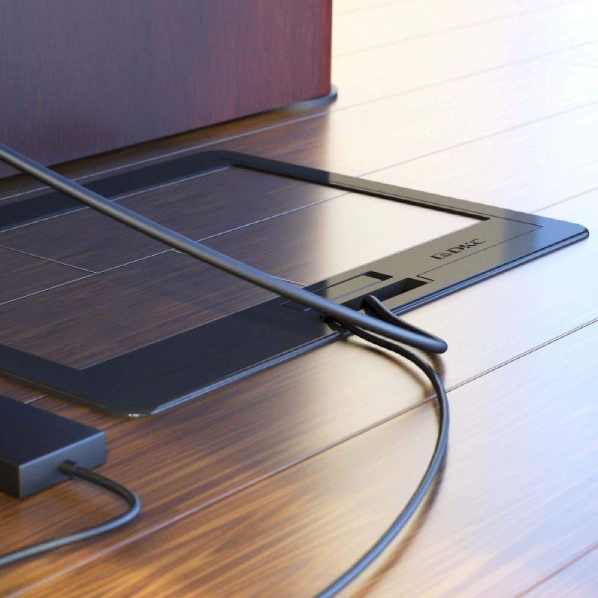 Изображение товара Кабеленесущие системы DKC Лючок RAL 9005 напол. 12 мод. черн.