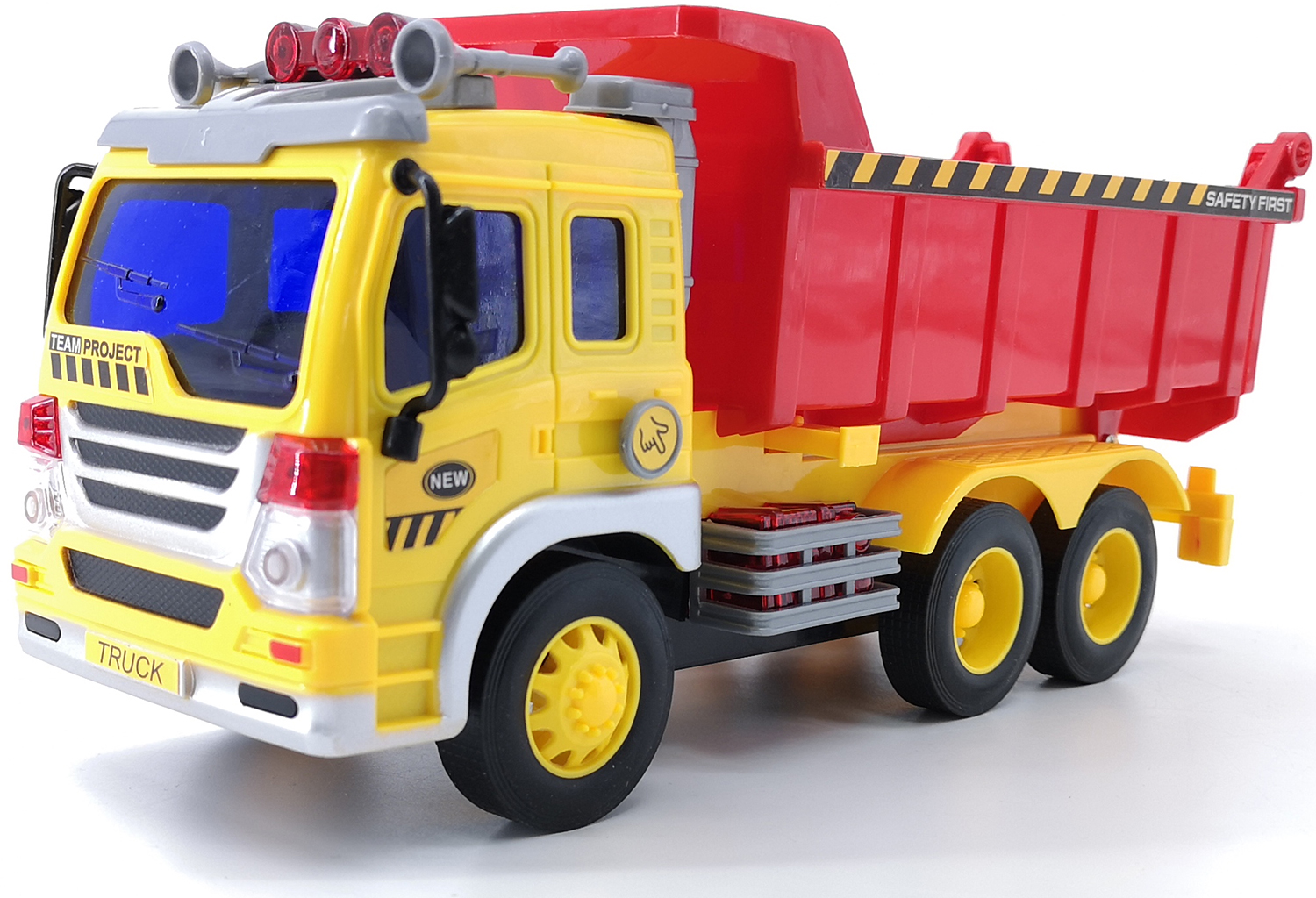 Грузовик Fun Toy инерционный, электромеханический 44404 грузовик fun toy инерционный электромеханический 44404