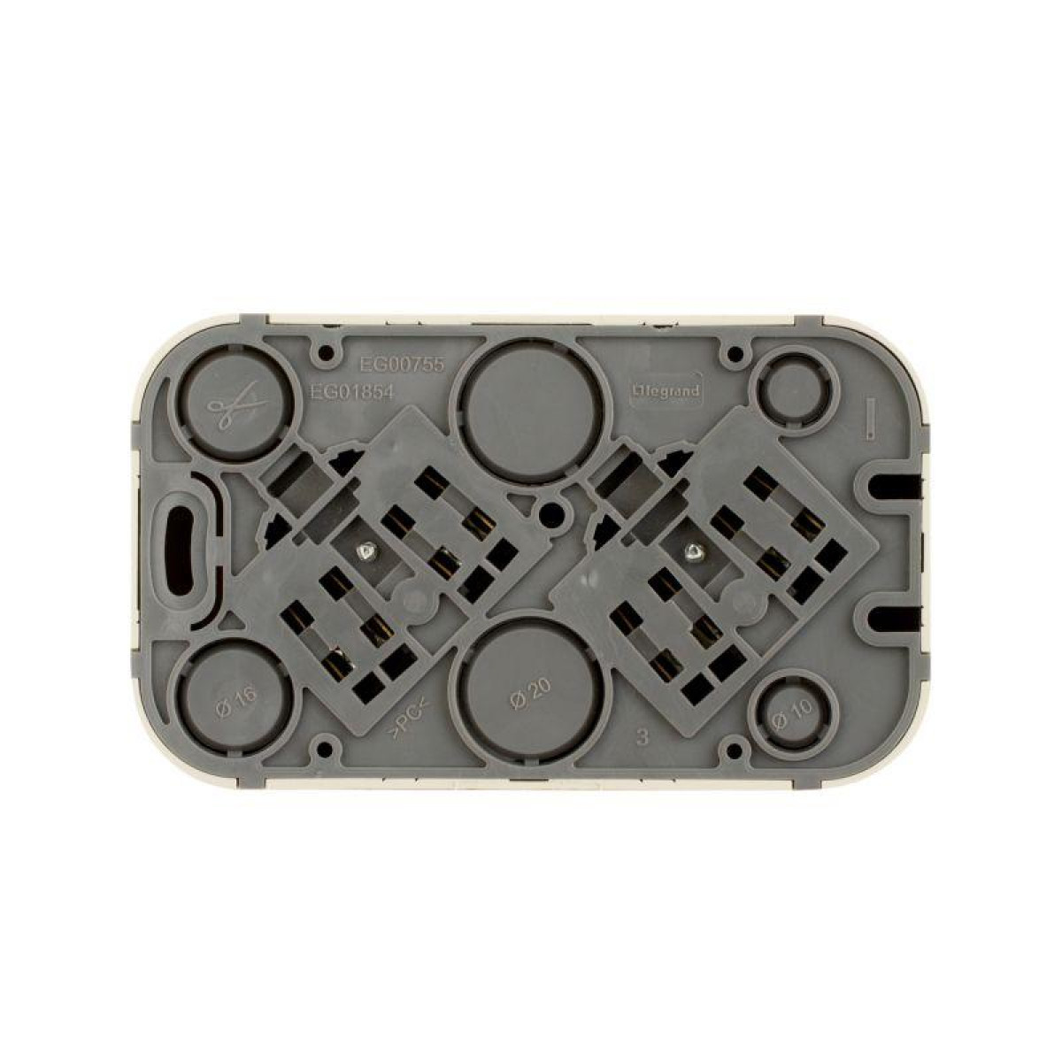 Изображение товара Розетка Legrand Quteo 16А IP20 с заземлением и шторками для открытой установки