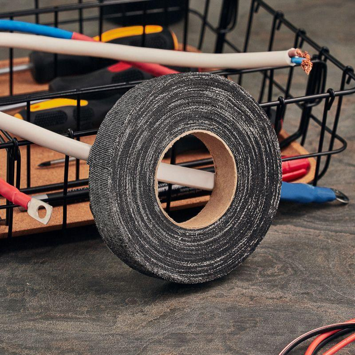 Изображение товара Рекомендуемая изолента ХБ 20мм Rexant (рул.16.7м) для электромонтажа