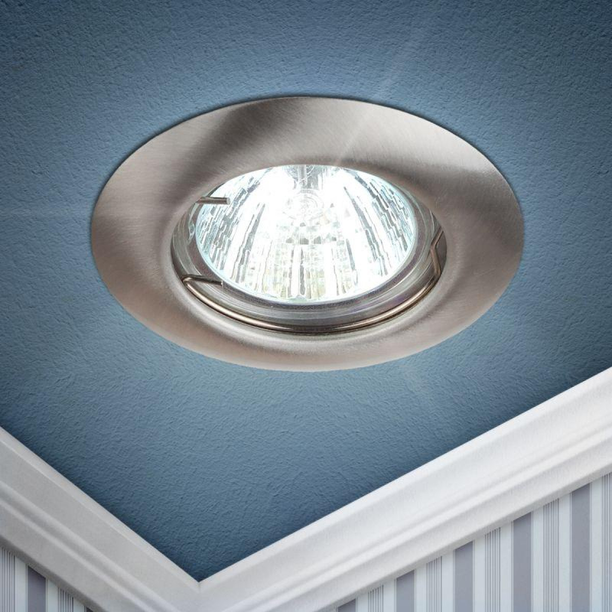 Изображение товара Точечный светильник ЭРА ST3 SN 50Вт 12В никель светодиодный для интерьера