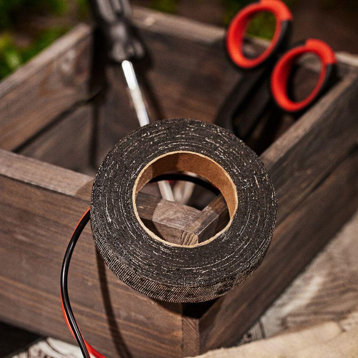 Изображение товара Изолента ХБ 20мм Rexant 8.3м черная хлопчатобумажная для электромонтажа