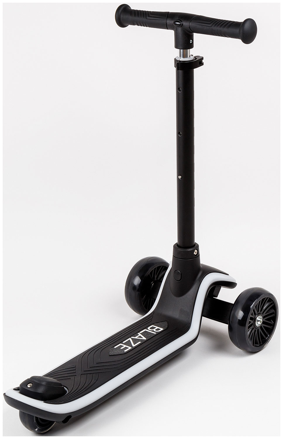 Изображение товара Самокат (кикборд) трехколесный Amarobaby Blaze, черный (AB23-27BLA/09)