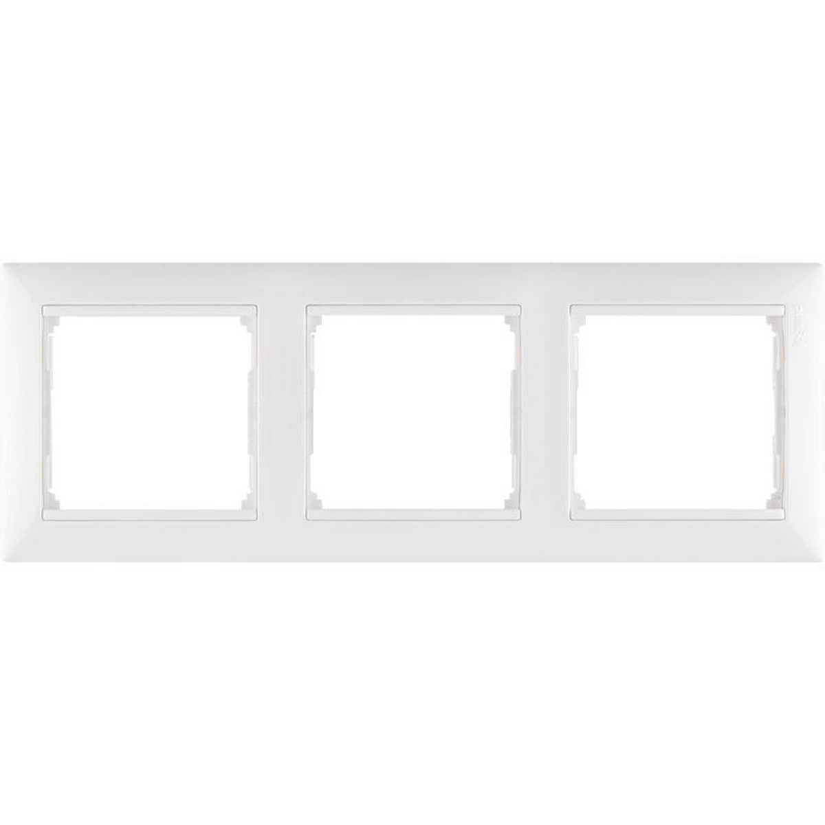 Изображение товара Рамки, декоративные элементы, основания для ЭУИ Legrand Рамка 3-м Valena горизонт. бел. Leg