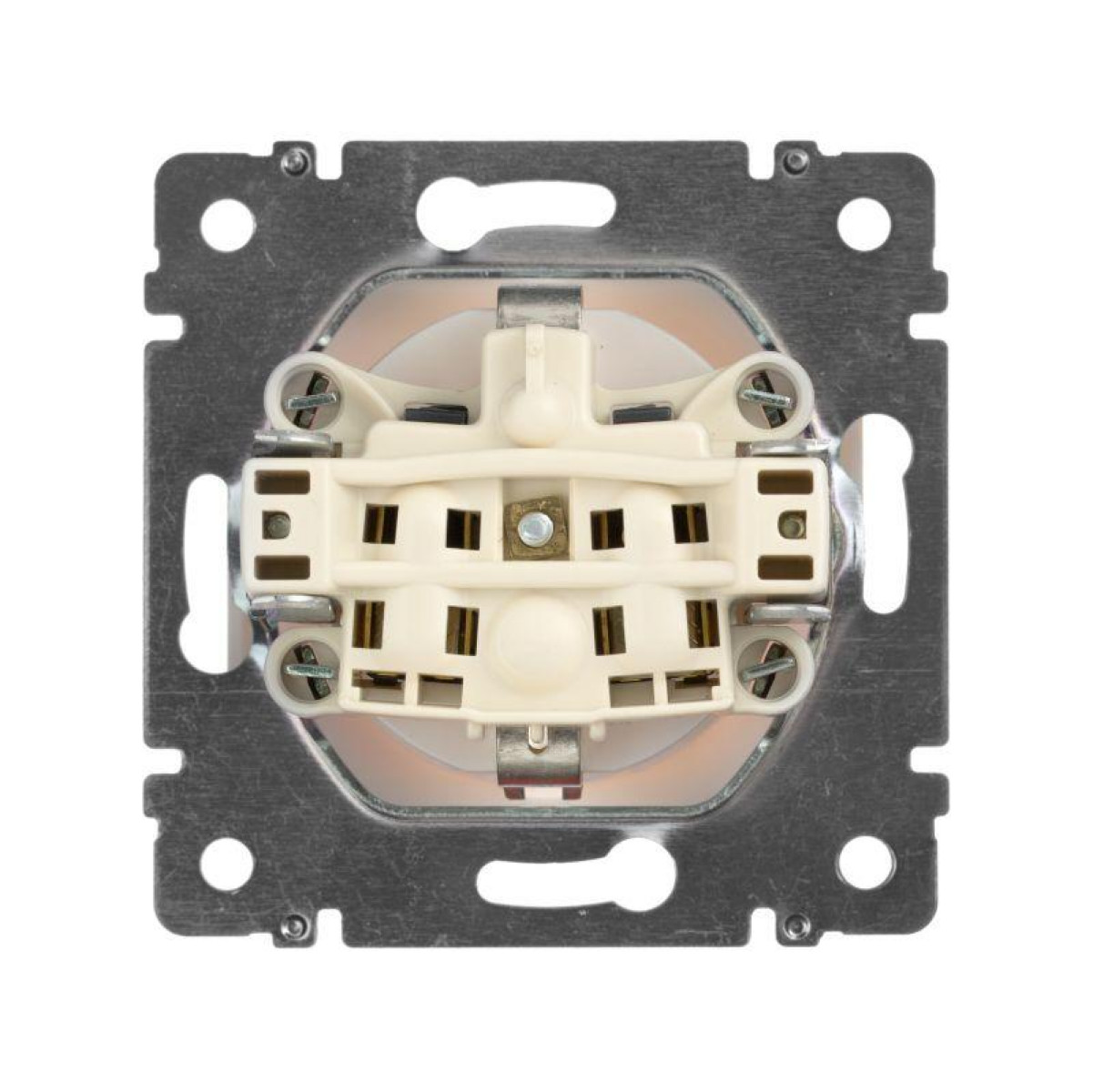 Изображение товара Розетка Legrand Valena IP21 16А 230/250В с заземлителем и шторками