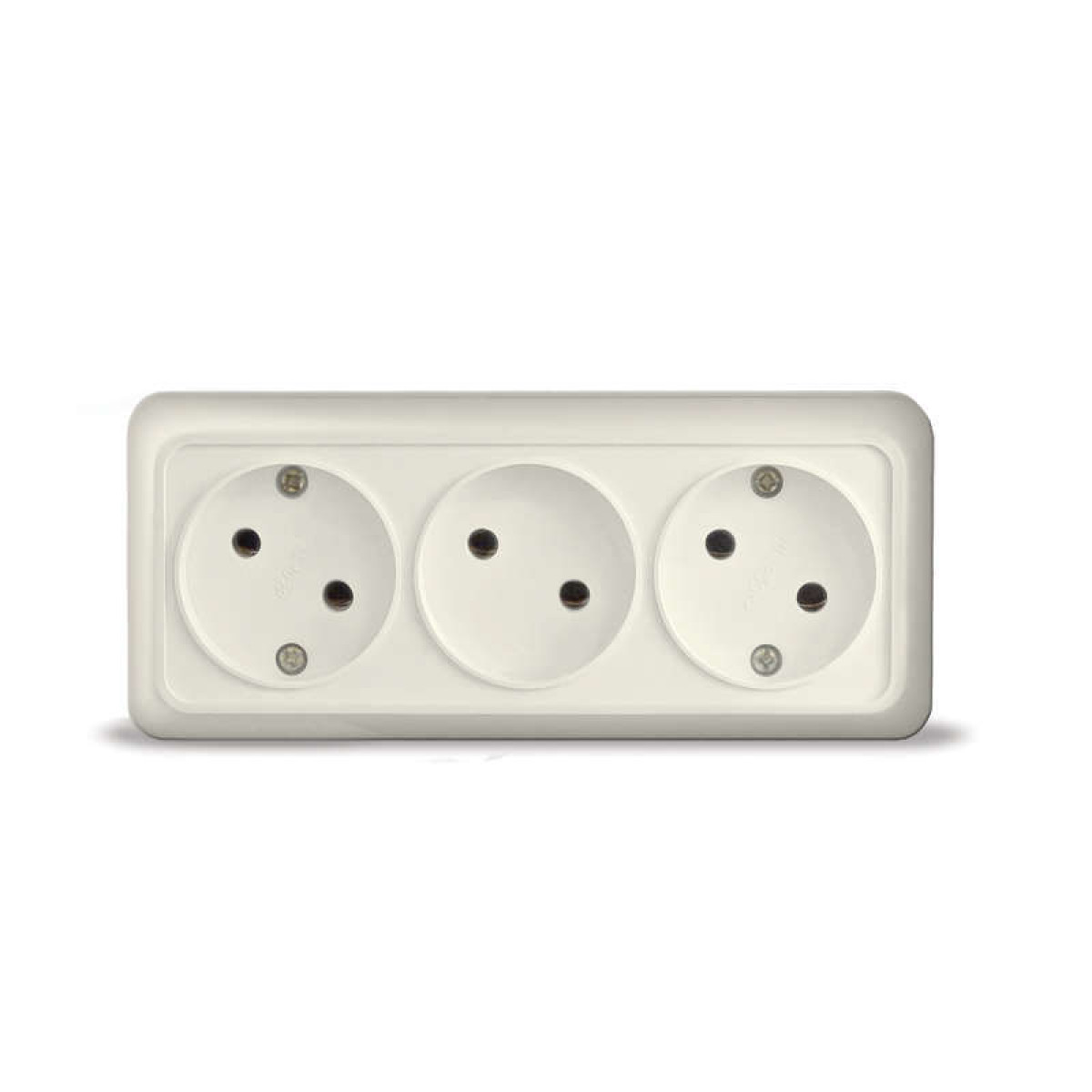 Изображение товара Универсальная розетка Олимп 3 гнезда IP20 без заземления 16А для внутренней установки