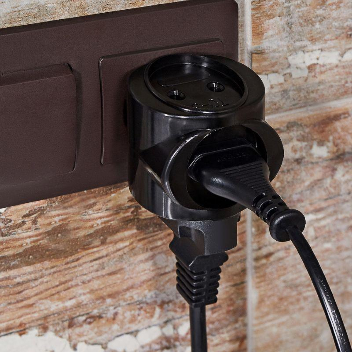 Изображение товара Разветвитель Rexant 3-м 6А IP20 220В биметал. черн.