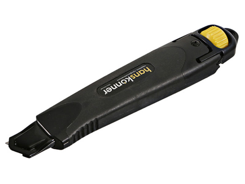 Изображение товара Нож cтроительный Hanskonner 18 мм, обрезиненный корпус, доп. фиксирующий винт, лезвие SK2 0.7 мм (HK1076-08-01)