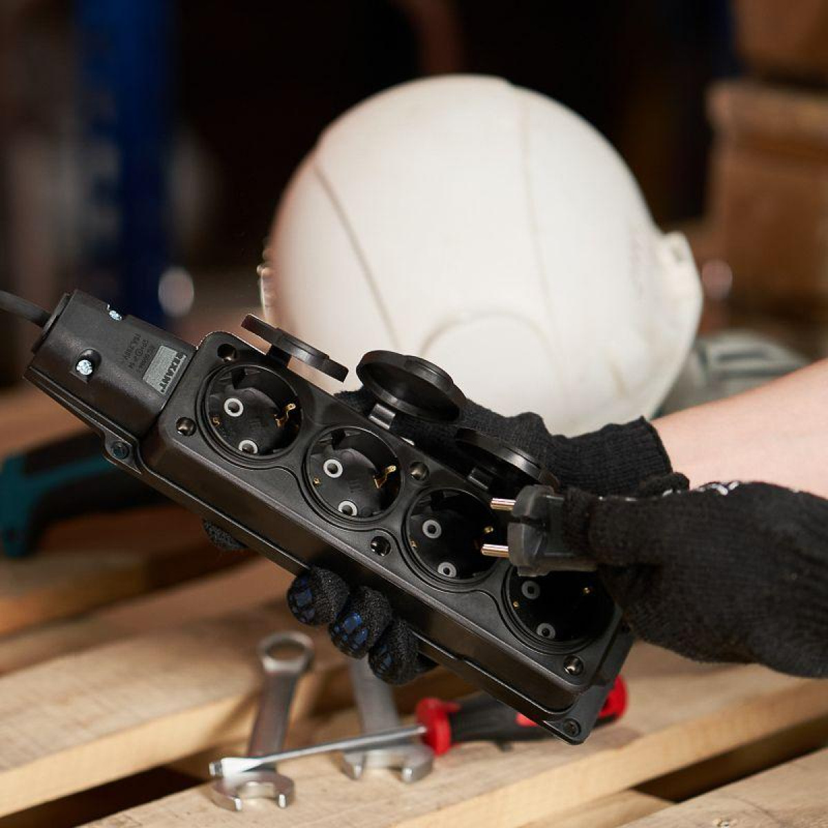 Изображение товара Электрическая розетка Rexant 4 места влагозащита 16А IP54