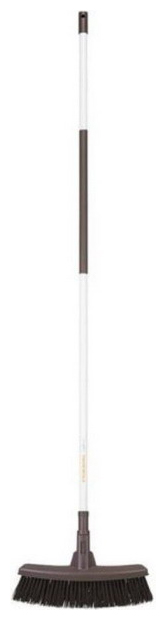 Изображение товара Облегченная садовая метла Fiskars 1025927 для уборки двора и террас