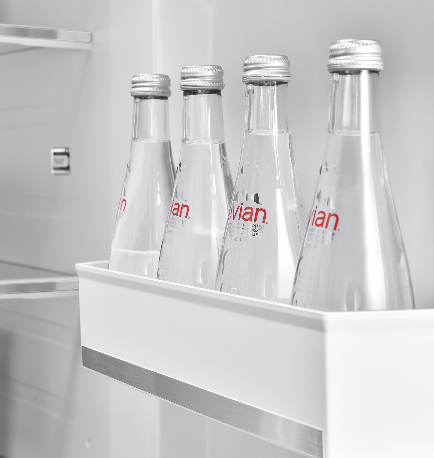 

Многокамерный холодильник LEX LCD 485 StGIDBI, Серое стекло