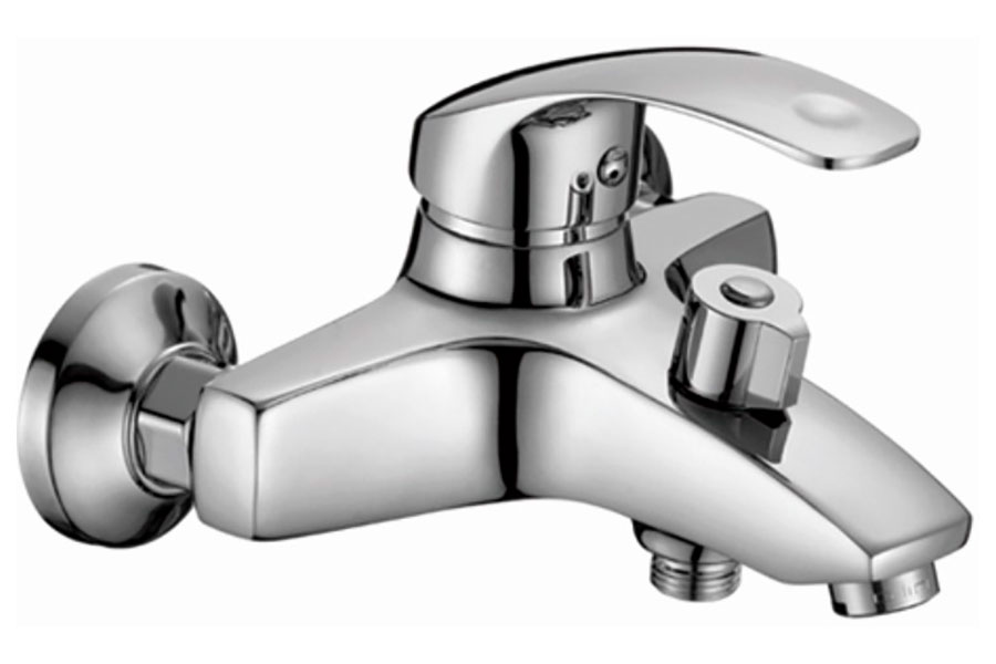 Изображение товара Смеситель для ванны D-Lin D130401-8 хром с выдвижной лейкой и гарантией 5 лет