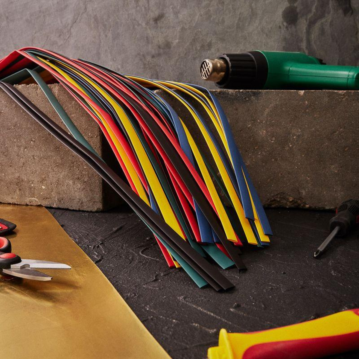 Изображение товара Набор термоусадочных трубок 8,0/4,0 мм 1 м 50 шт Rexant 5 цветов