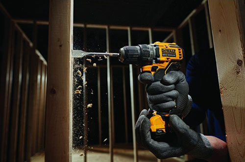 Дрель-шуруповерт DeWalt 12 В XR DCD701N-XJ